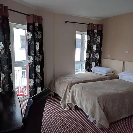 Arms Inn 3*